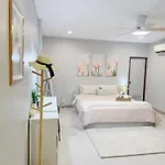 Sun And Moon House Pattaya