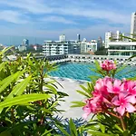 Siam Star Selected Apartment Suite