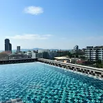 Siam Star Selected Apartment Suite