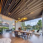 Luxury Sea View High Floor Apartment *