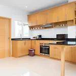 Luxury Villa, 5br 6ba, Private Pool With Jacuzzi Cityhouse54 Pattaya