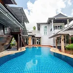 Nautica - Unique Boathouse 4br Pool วิลล่า *