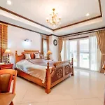 Nautica - Unique Boathouse 4br Pool * Pattaya