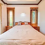 Nautica - Unique Boathouse 4br Pool วิลล่า *