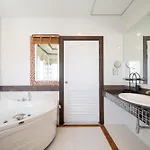 Nautica - Unique Boathouse 4br Pool *