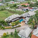 Villa Nautica Pattaya - Unique Boathouse 4Br Pool Villa