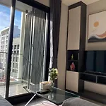 Apartment 2 Bed Spacious Location In