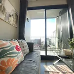 2 Bed Spacious Location In Apartment