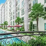 Bright Corner Apartment, Central Location