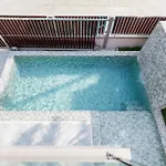 Apartment 3-bedroom, 3-bathroom Townhouse, Community With Swimming Pool, Gym, Walking Street For 20 Minutes By Car *