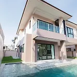 3-bedroom, 3-bathroom Townhouse, Community With Swimming Pool, Gym, Walking Street For 20 Minutes By Car Apartment *