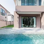 3-bedroom, 3-bathroom Townhouse, Community With Swimming Pool, Gym, Walking Street For 20 Minutes By Car