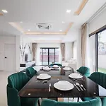 3-bedroom, 3-bathroom Townhouse, Community With Swimming Pool, Gym, Walking Street For 20 Minutes By Car