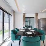 3-bedroom, 3-bathroom Townhouse, Community With Swimming Pool, Gym, Walking Street For 20 Minutes By Car Apartment *