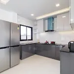 3-bedroom, 3-bathroom Townhouse, Community With Swimming Pool, Gym, Walking Street For 20 Minutes By Car