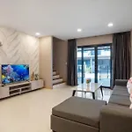Apartment 3-bedroom, 3-bathroom Townhouse, Community With Swimming Pool, Gym, Walking Street For 20 Minutes By Car *