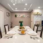 Apartment 3-bedroom, 3-bathroom Townhouse, Community With Swimming Pool, Gym, Walking Street For 20 Minutes By Car