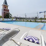 3-bedroom, 3-bathroom Townhouse, Community With Swimming Pool, Gym, Walking Street For 20 Minutes By Car Apartment *
