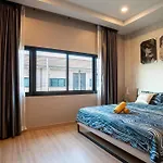 3-bedroom, 3-bathroom Townhouse, Community With Swimming Pool, Gym, Walking Street For 20 Minutes By Car *
