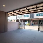3-bedroom, 3-bathroom Townhouse, Community With Swimming Pool, Gym, Walking Street For 20 Minutes By Car Apartment *