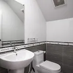 3-bedroom, 3-bathroom Townhouse, Community With Swimming Pool, Gym, Walking Street For 20 Minutes By Car *
