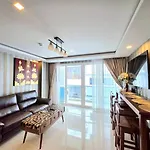 Grand Avenue Middle Town Pattaya