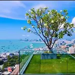 Peaceful Stay Near Walking Street And Pattaya Beach In The Pattaya City