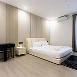 Pool Villa Italian Style In Phratamnak 5 Bedroom Ktv Bbq