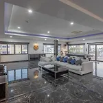 อพาร์ทเม้น Pratumnak Penthouse X Monthstayz Thailand