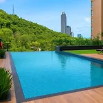 อพาร์ทเม้น Peaceful Near Walking Street And In The Pattaya