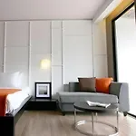 Page 10 Hotel