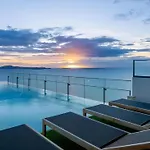 High Floor Beachfront 1 Bedroom Condo With Scenic View