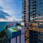 High Floor Beachfront 1 Bedroom With Scenic View อพาร์ทเม้น *