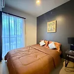 Spacious 2 Bedroom Corner Unit Near Walking Street