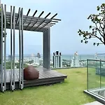 อพาร์ทเม้น Spacious 2 Bedroom Corner Unit Near Walking Street