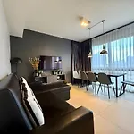 Spacious 2 Bedroom Corner Unit Near Walking Street * Pattaya