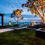 Spacious 2 Bedroom Corner Unit Near Walking Street