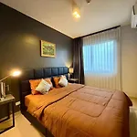 อพาร์ทเม้น Spacious 2 Bedroom Corner Unit Near Walking Street *
