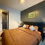 Spacious 2 Bedroom Corner Unit Near Walking Street * Pattaya