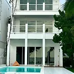 Hi Yang Seaview Aparthotel *
