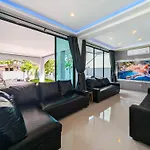 Bella 2 - 7 Bedroom Luxury Pool - 14min To Walking Street * Pattaya