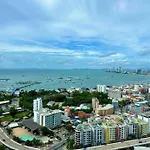Unixx Sea View Pattaya