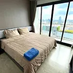 Sea View 2 Bed High Floor *