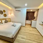 Hotel Charm At Pratumnak Pattaya