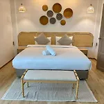 Charm At Pratumnak Hotel Pattaya