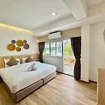 Hotel Charm At Pratumnak Pattaya