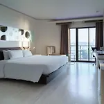 Pattaya Discovery Beach Hotel - Sha Extra Plus