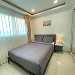 Arcadia Continental 1 Bedroom Pool View