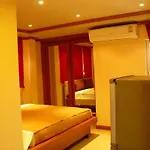 Rouge Service Apartments, Soi Buakhao