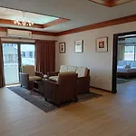 โรงแรม House- Sha Extra